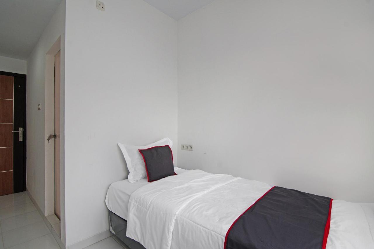 Oyo 92300 Koala House Hotel Pekanbaru Buitenkant foto