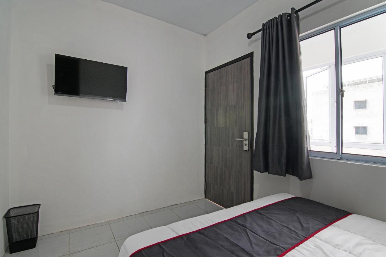 Oyo 92300 Koala House Hotel Pekanbaru Buitenkant foto