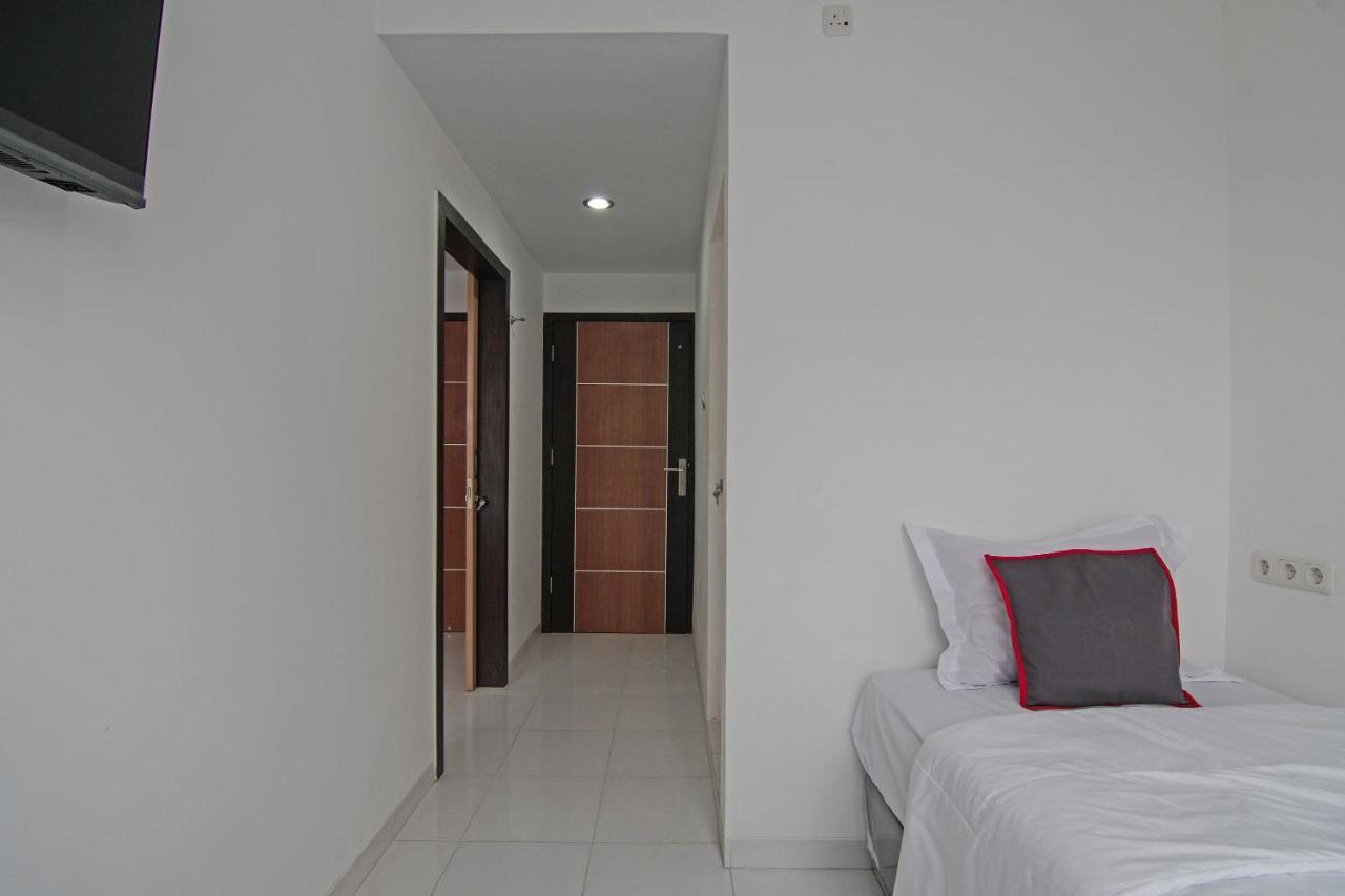 Oyo 92300 Koala House Hotel Pekanbaru Buitenkant foto