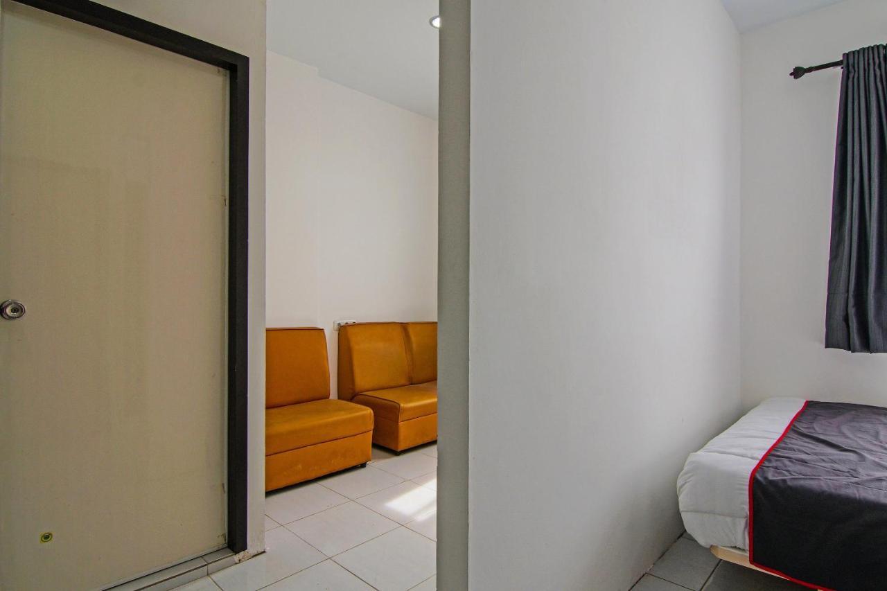 Oyo 92300 Koala House Hotel Pekanbaru Buitenkant foto