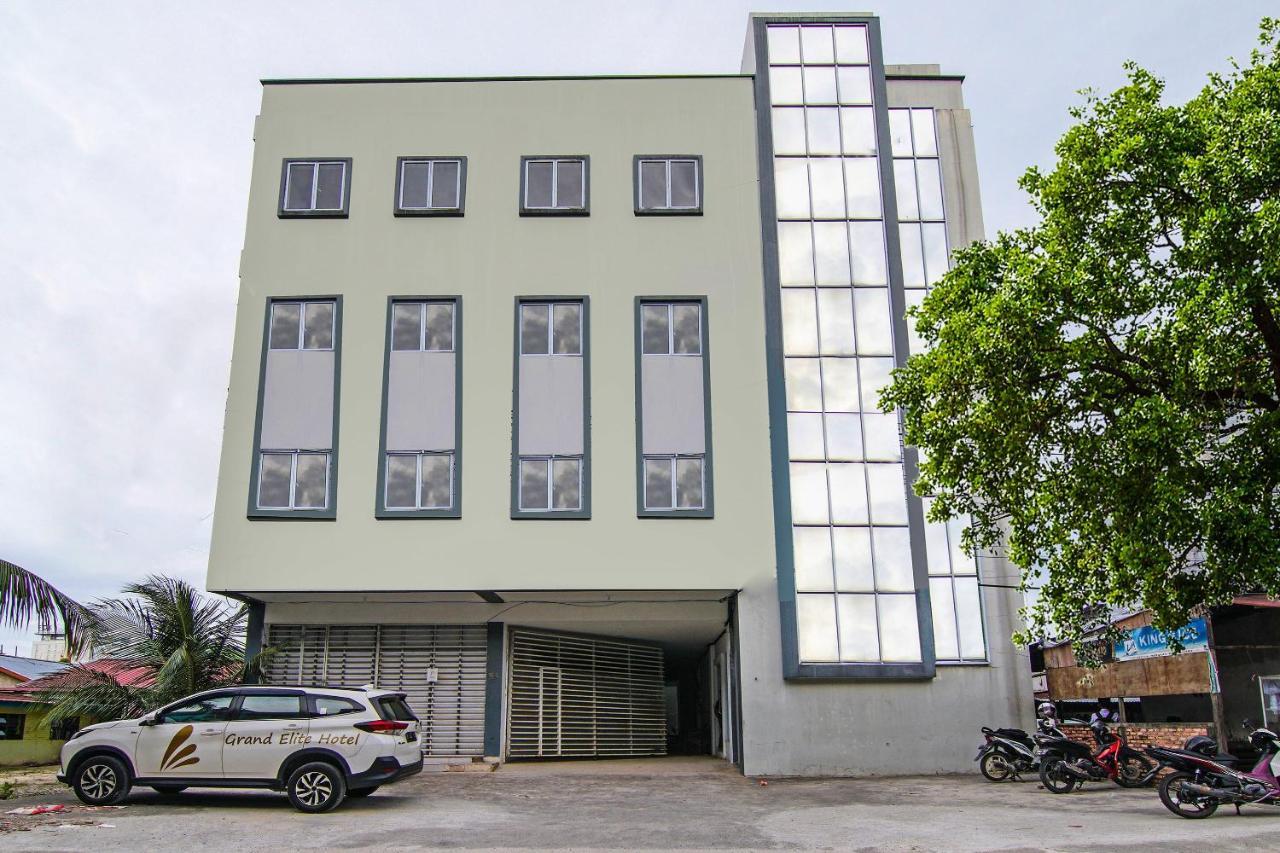 Oyo 92300 Koala House Hotel Pekanbaru Buitenkant foto