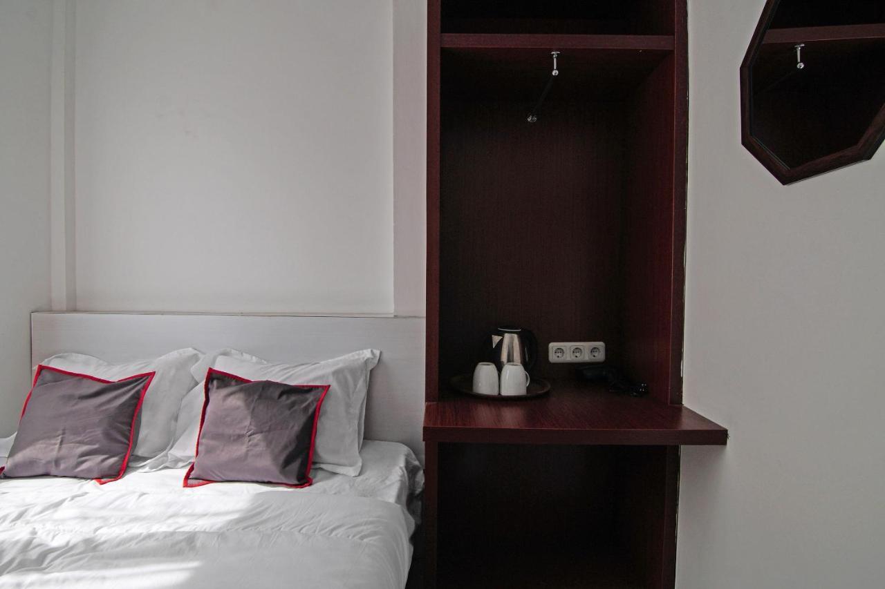 Oyo 92300 Koala House Hotel Pekanbaru Buitenkant foto