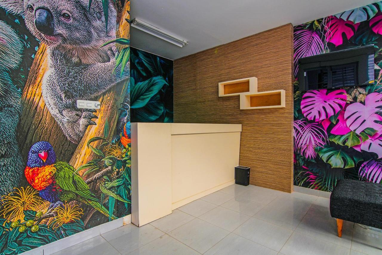 Oyo 92300 Koala House Hotel Pekanbaru Buitenkant foto