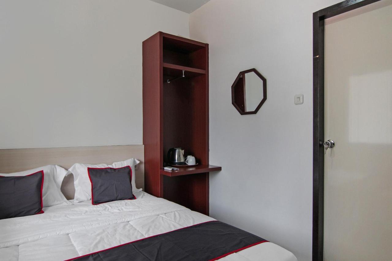 Oyo 92300 Koala House Hotel Pekanbaru Buitenkant foto