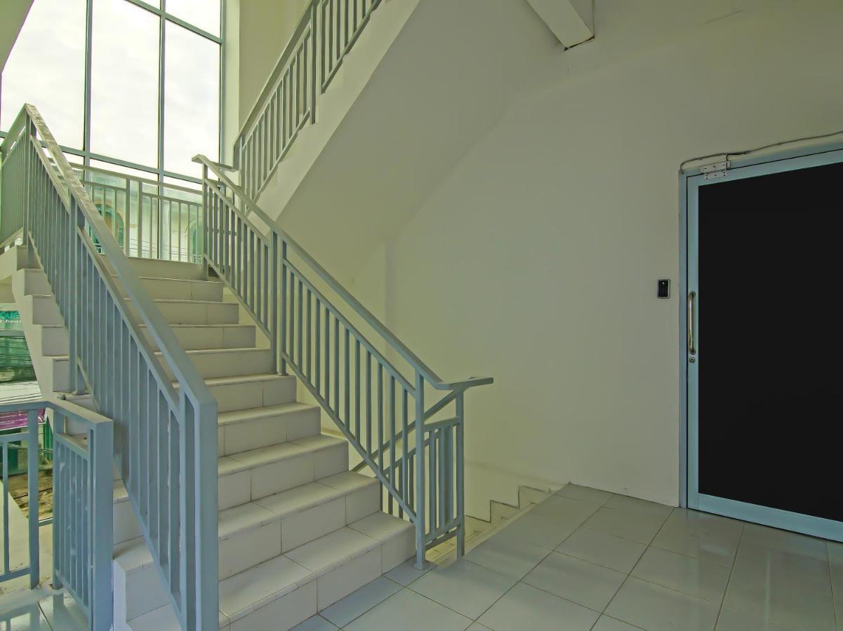 Oyo 92300 Koala House Hotel Pekanbaru Buitenkant foto