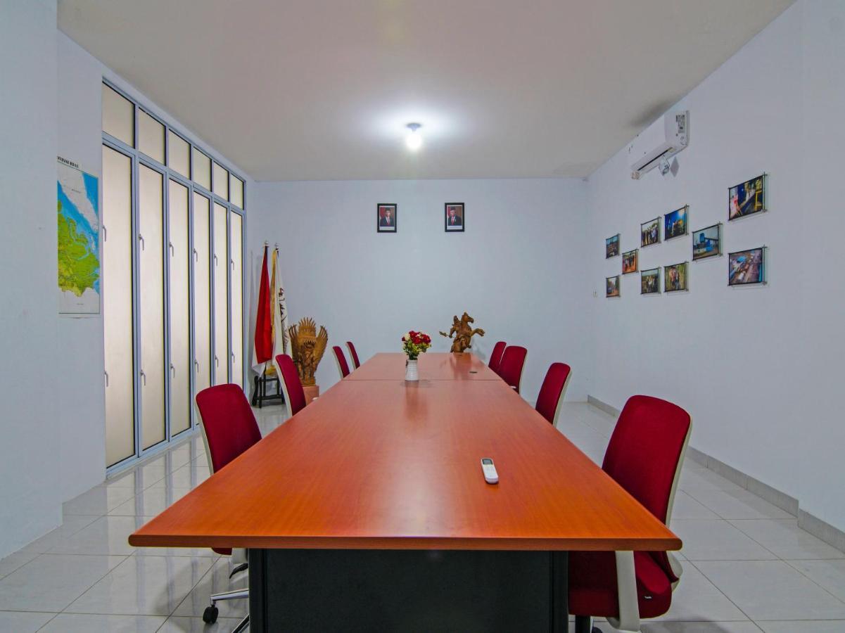 Oyo 92300 Koala House Hotel Pekanbaru Buitenkant foto